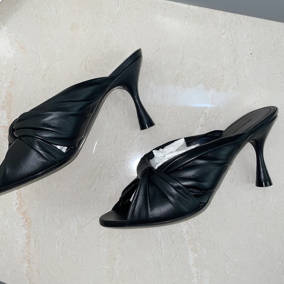 BALENCIAGA Drapy Leather Heels - Picture 10 of 11